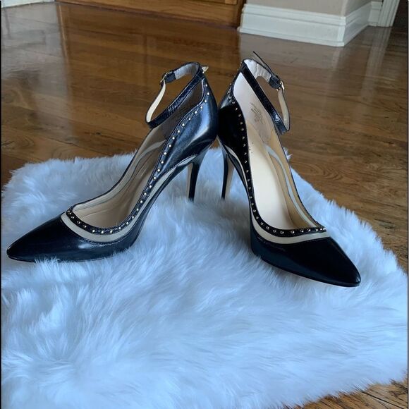 Levity Black Leather Heels Mesh Side Panel - Picture 8 of 12